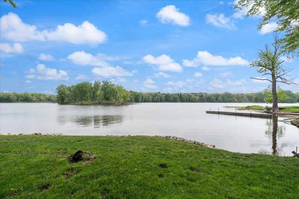 Photo of 9122 N Steinbarger Lake Road, Wawaka, IN 46794 (MLS # 202619777)