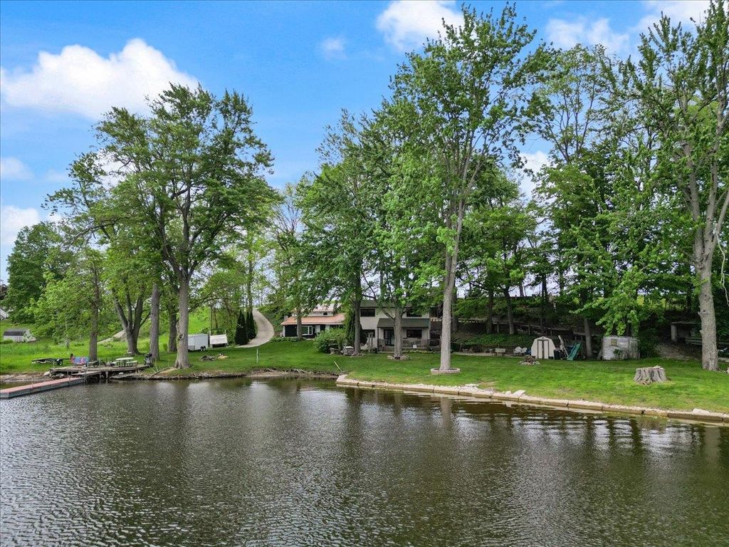Photo of 9122 N Steinbarger Lake Road, Wawaka, IN 46794 (MLS # 202619777)