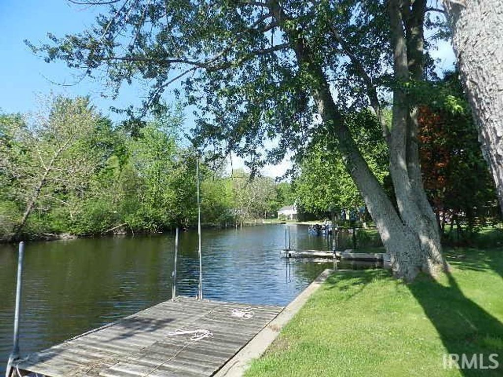 Photo of 33 EMS B38A Lane #15, Leesburg, IN 46538 (MLS # 202619017)