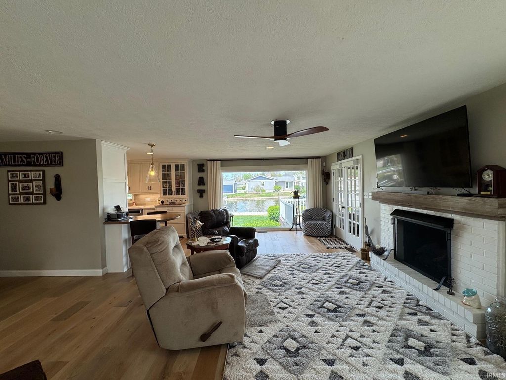 Photo of 2516 Park Place, Rochester, IN 46975 (MLS # 202613722)