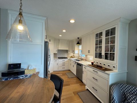 Tiny photo for 2516 Park Place, Rochester, IN 46975 (MLS # 202613722)