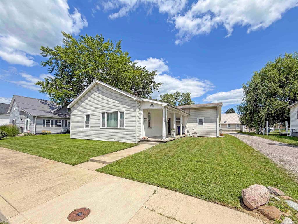 Photo of 357 Sims Street, Frankfort, IN 46041 (MLS # 202629856)