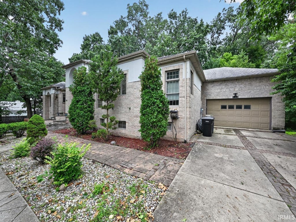 Photo of 1925 Corby Boulevard, South Bend, IN 46617 (MLS # 202636001)
