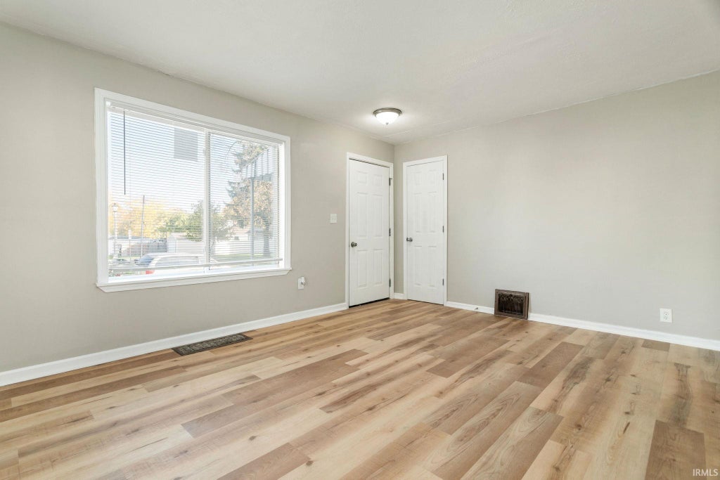 Photo of 518 E Irvington Avenue, South Bend, IN 46614 (MLS # 202644696)