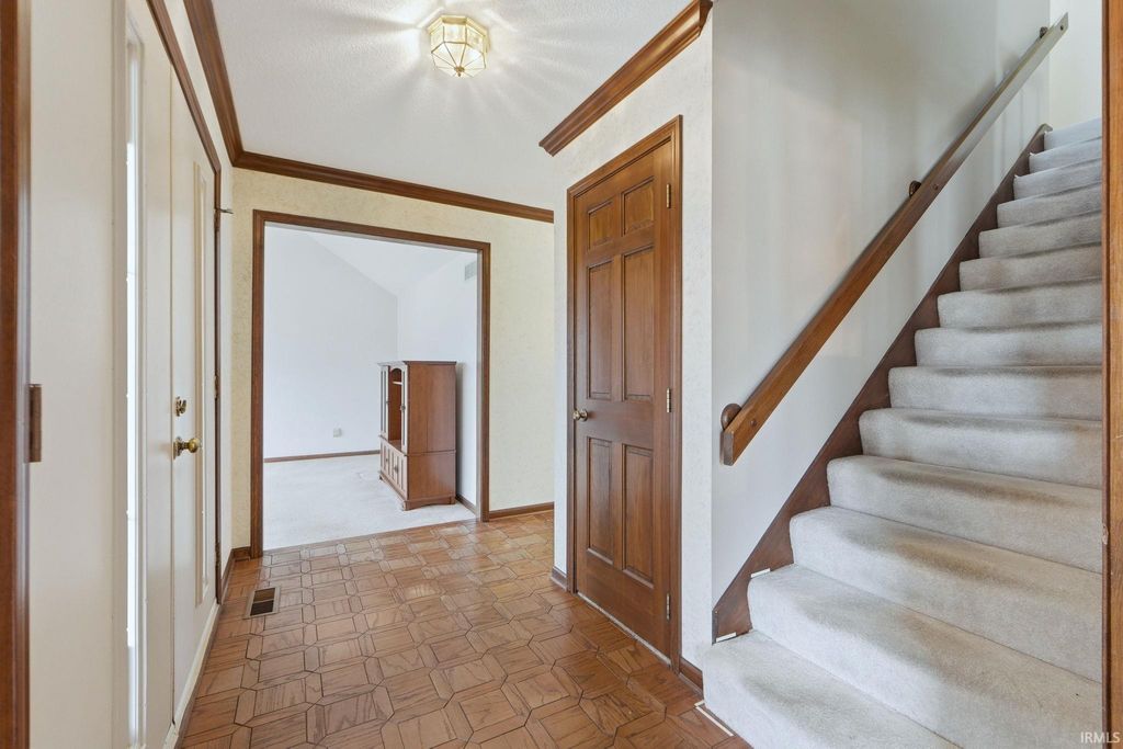 Photo of 12124 Wellingham Court, Fort Wayne, IN 46845 (MLS # 202606722)