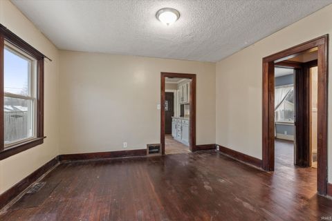 Tiny photo for 1222 E Beardsley Avenue, Elkhart, IN 46514 (MLS # 202600178)