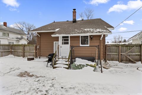 Tiny photo for 1222 E Beardsley Avenue, Elkhart, IN 46514 (MLS # 202600178)