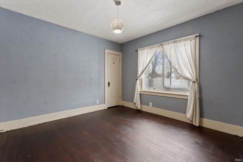 Tiny photo for 1222 E Beardsley Avenue, Elkhart, IN 46514 (MLS # 202600178)