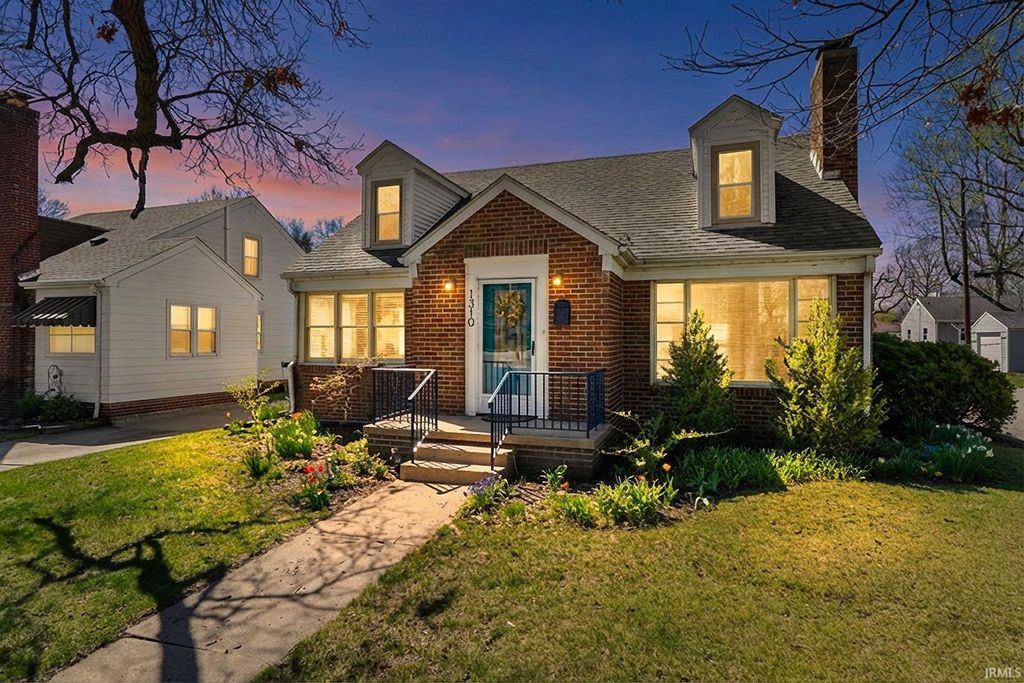 Photo of 1310 El Prado Avenue, Lafayette, IN 47905 (MLS # 202611888)