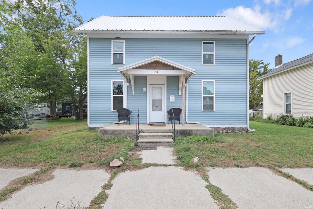 Photo of 217 S 9 Street, Goshen, IN 46528 (MLS # 202638902)