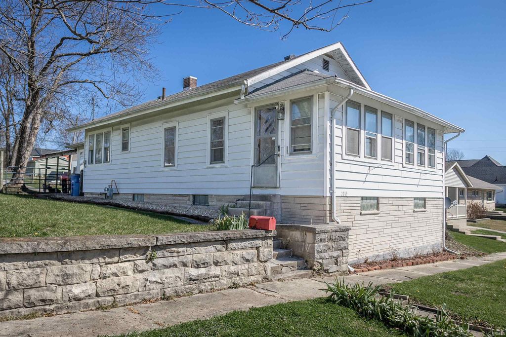 Photo of 2019 13Th Street, Bedford, IN 47421 (MLS # 202610784)