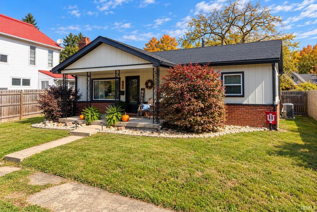 Photo of 481 Delaware Street, Wabash, IN 46992 (MLS # 202642505)