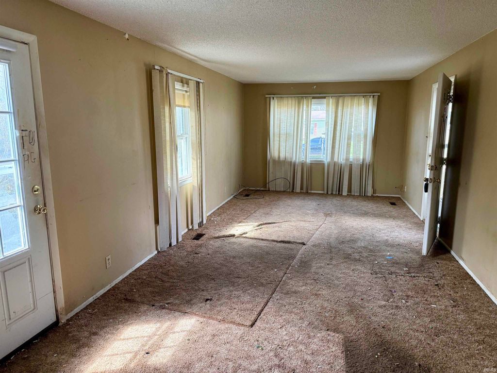 Photo of 3619 S Felton Street, Marion, IN 46953 (MLS # 202610007)