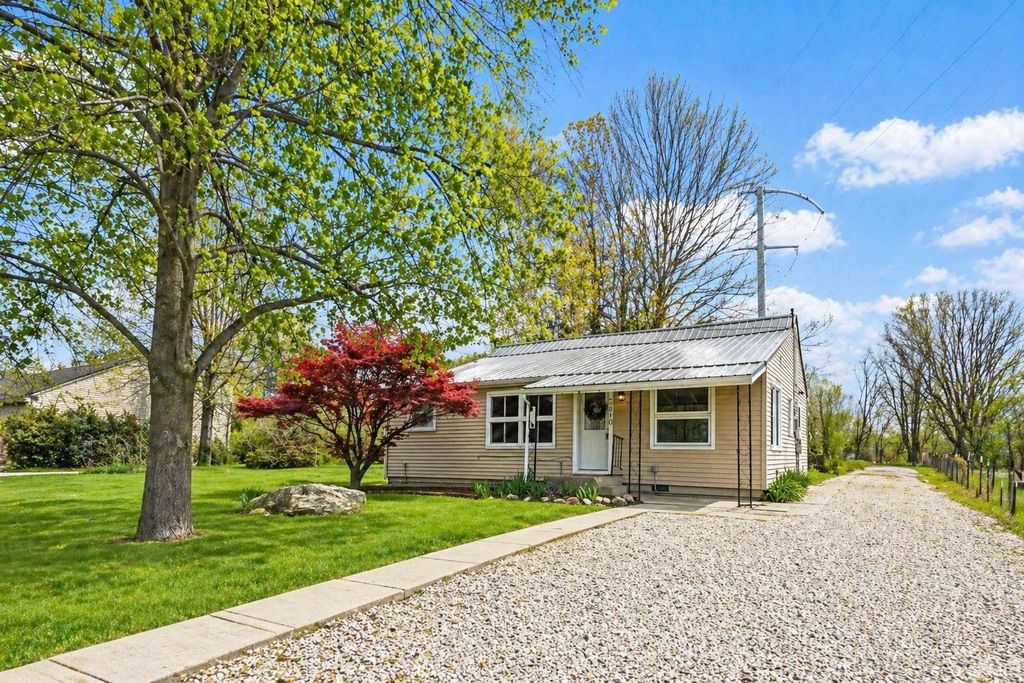 Photo of 5810 Rothman Road, Fort Wayne, IN 46835 (MLS # 202615901)