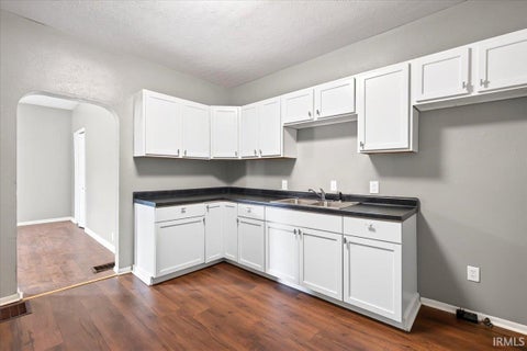 Tiny photo for 614 E Mulberry Street, Kokomo, IN 46901 (MLS # 202638532)