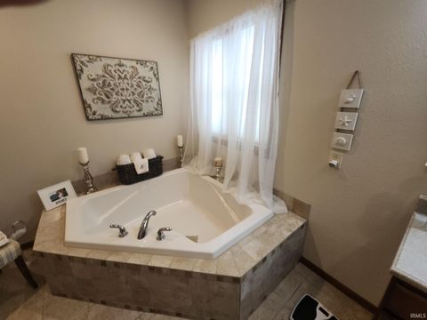 Tiny photo for 2191 E 650 N Road, Logansport, IN 46947 (MLS # 202541657)