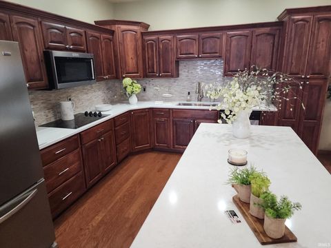 Tiny photo for 2191 E 650 N Road, Logansport, IN 46947 (MLS # 202541657)