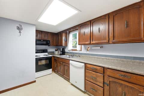 Tiny photo for 8821 Dewey Drive, Lafayette, IN 47905 (MLS # 202635092)