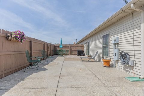 Tiny photo for 5023 Paddock Drive, Evansville, IN 47715 (MLS # 202612287)