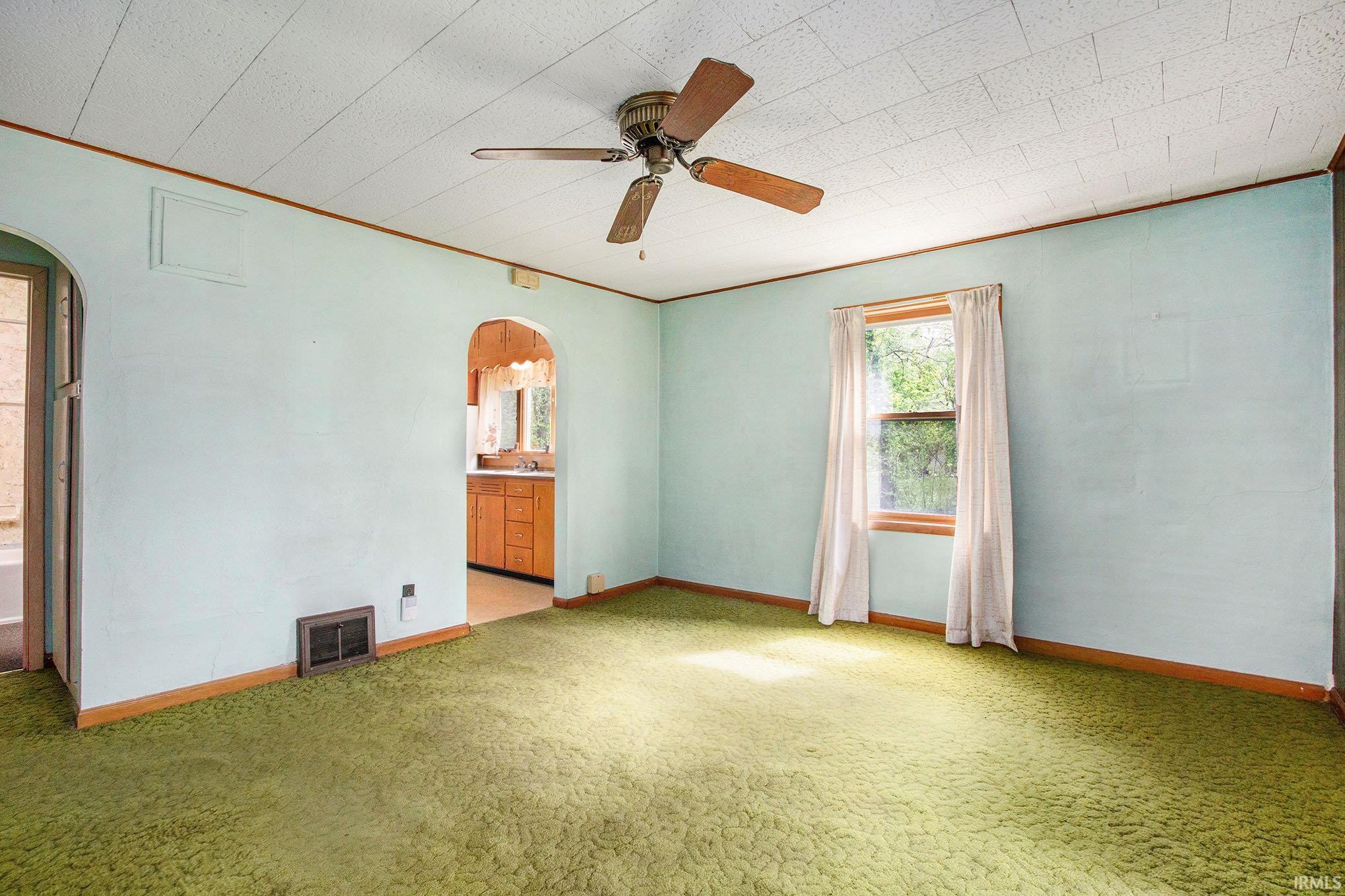 Elkhart, Indiana 46514, United States, 3 Bedrooms Bedrooms, ,1 BathroomBathrooms,Residential,Pending,130412