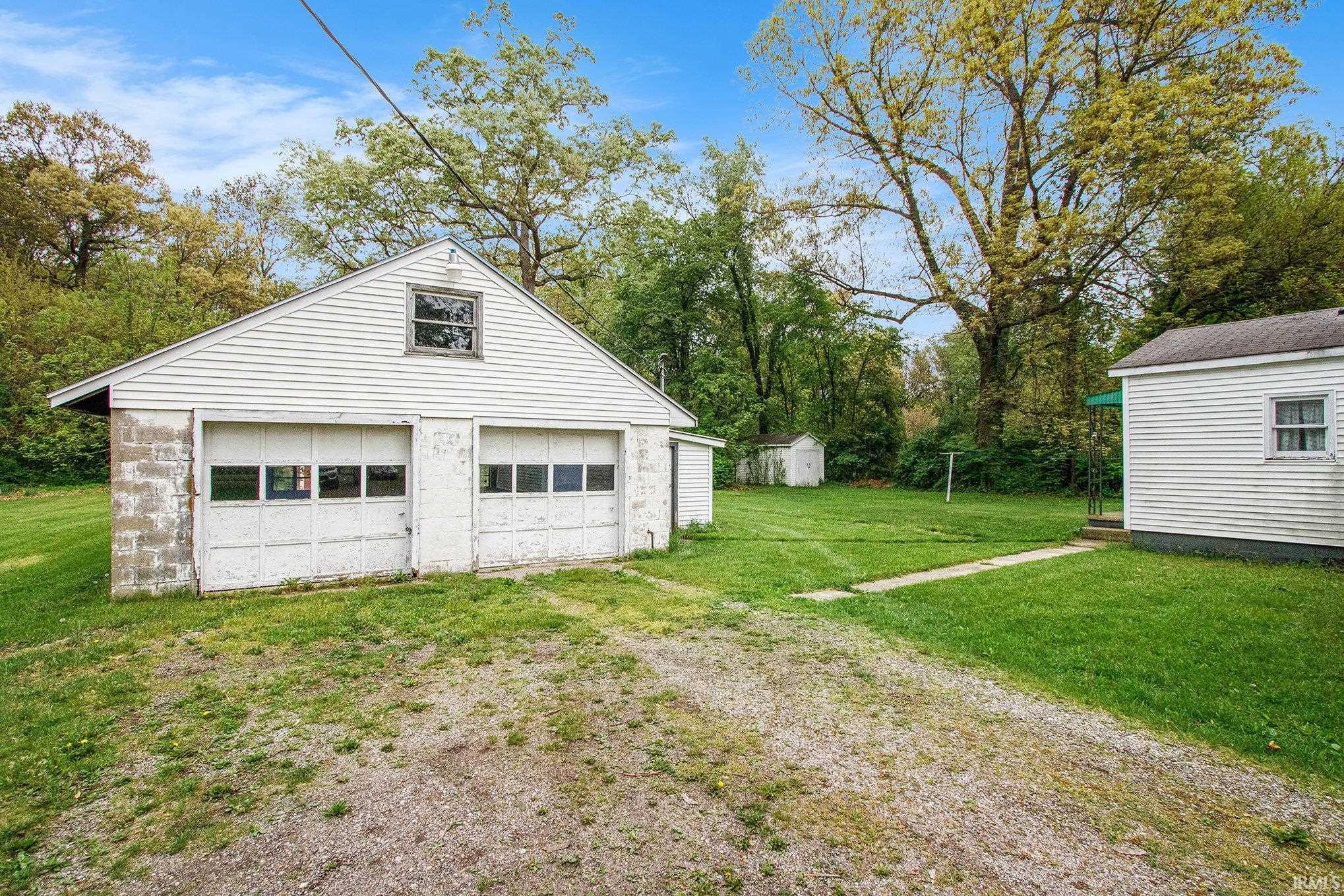 Elkhart, Indiana 46514, United States, 3 Bedrooms Bedrooms, ,1 BathroomBathrooms,Residential,Pending,130412