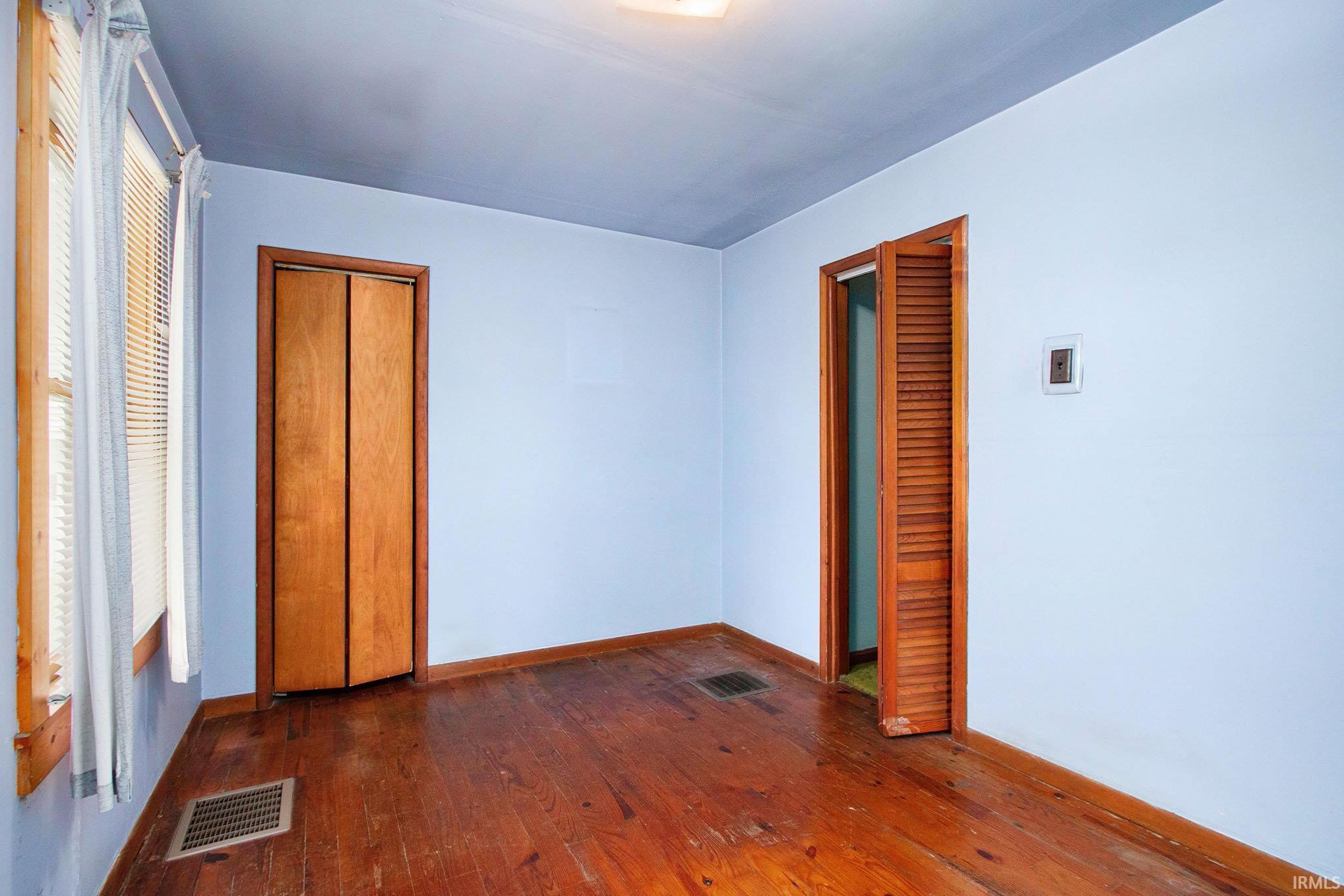 Elkhart, Indiana 46514, United States, 3 Bedrooms Bedrooms, ,1 BathroomBathrooms,Residential,Pending,130412