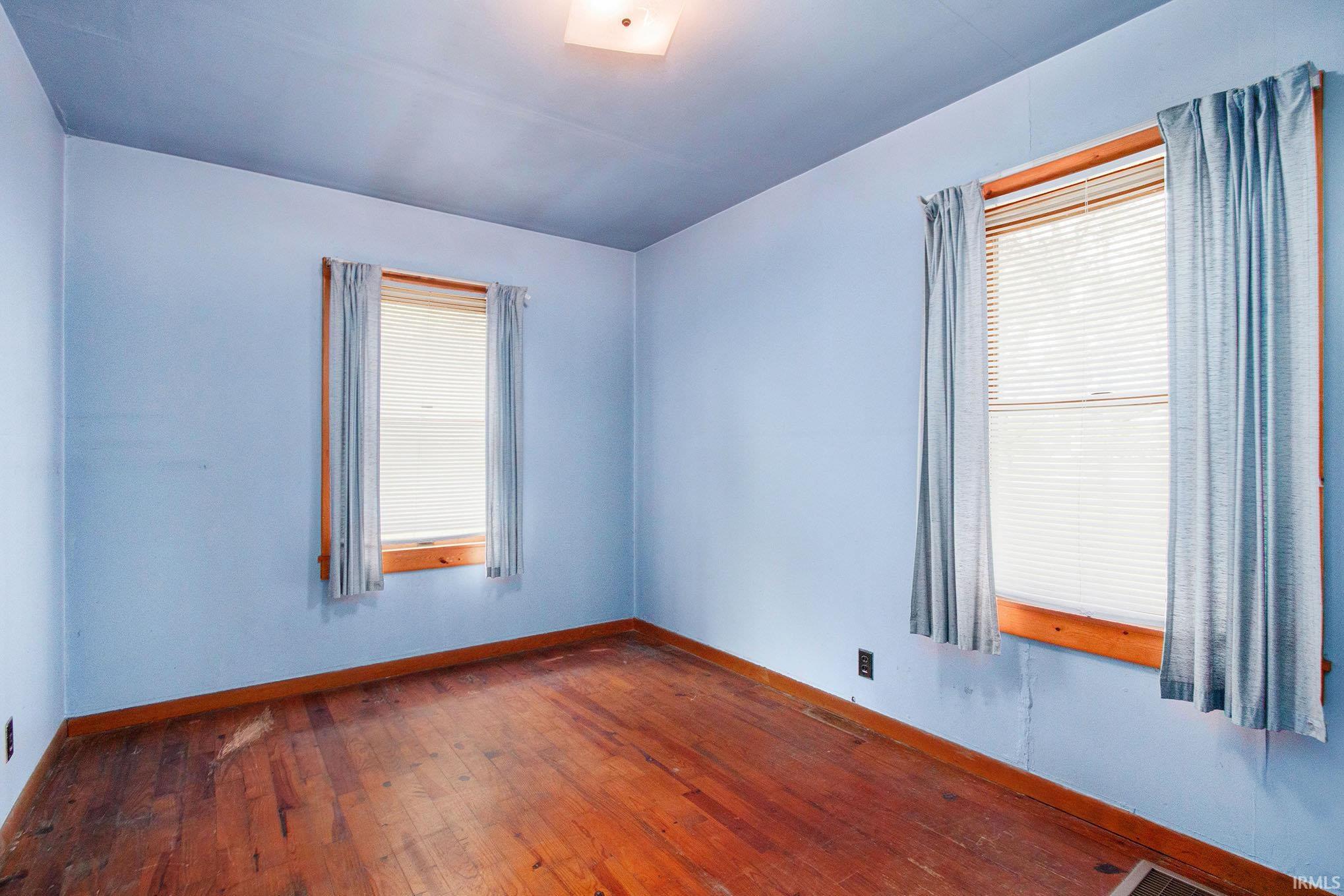 Elkhart, Indiana 46514, United States, 3 Bedrooms Bedrooms, ,1 BathroomBathrooms,Residential,Pending,130412