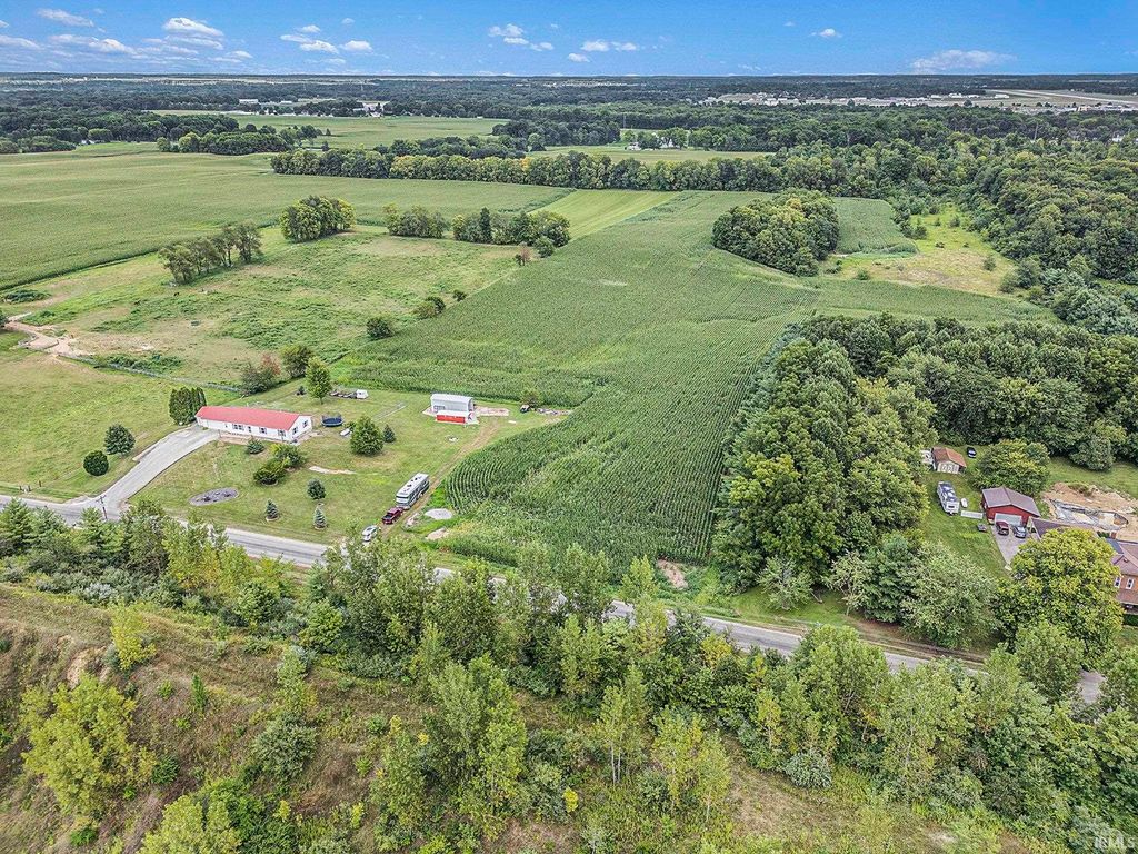 Photo of 3302 N 200 W, Warsaw, IN 46582 (MLS # 202537226)
