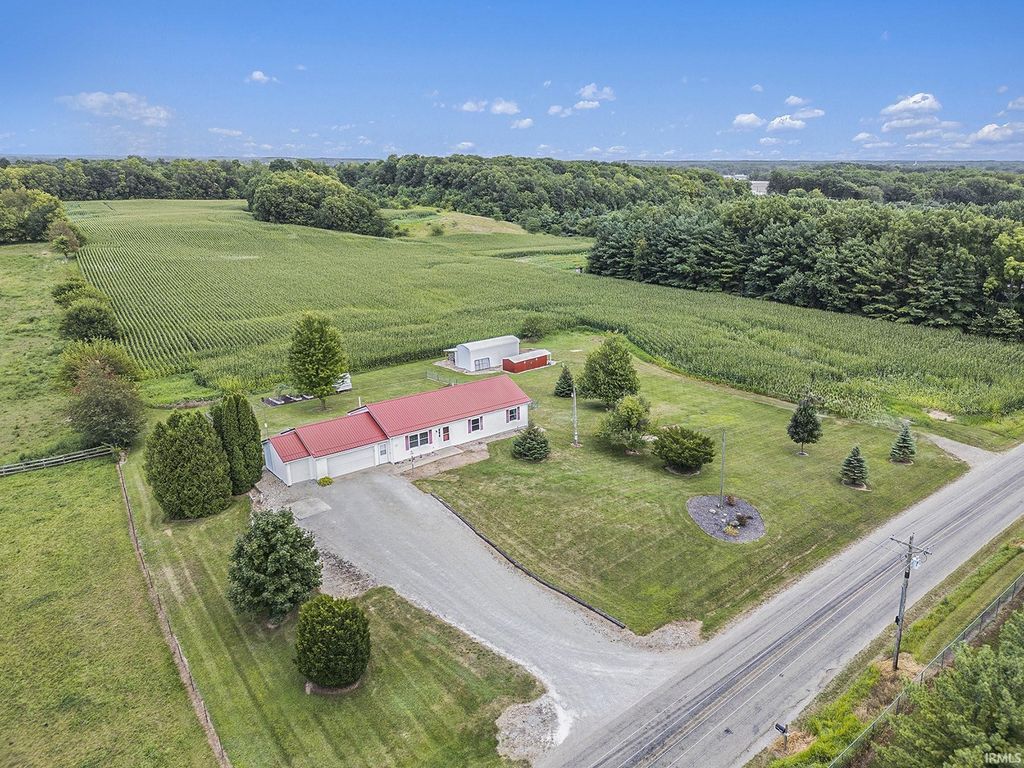 Photo of 3302 N 200 W, Warsaw, IN 46582 (MLS # 202537226)