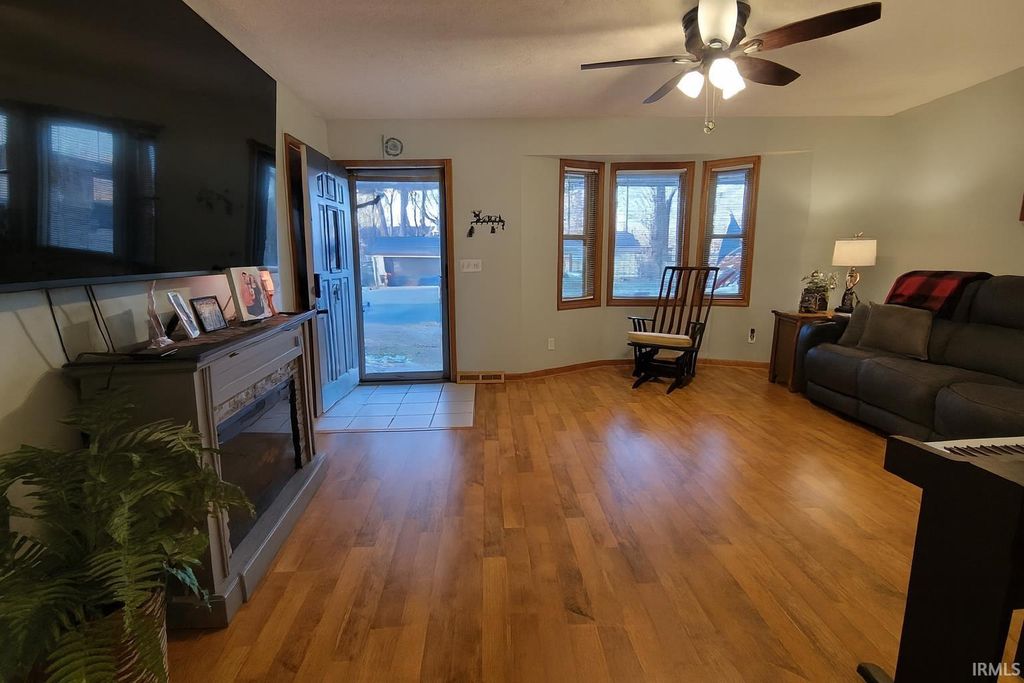 Photo of 1720 Tanglewood Drive, Mount Vernon, IN 47620 (MLS # 202600681)