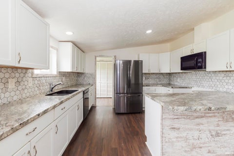 Tiny photo for 21630 Campbell Road, Spencerville, IN 46788 (MLS # 202637820)