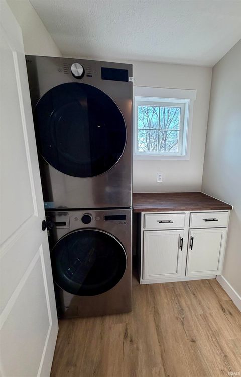 Tiny photo for 208 N Robinson Street, Delphi, IN 46923 (MLS # 202604000)