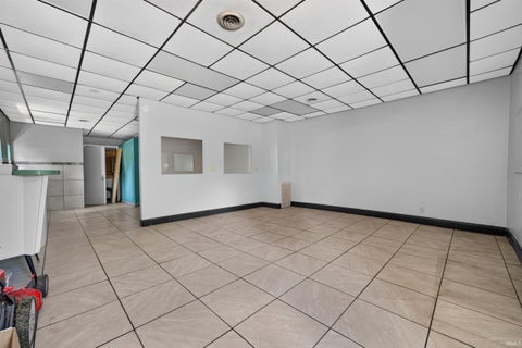 Tiny photo for 1012 E Broadway, Logansport, IN 46947 (MLS # 202626371)