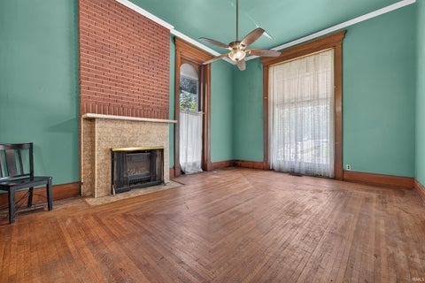 Tiny photo for 1012 E Broadway, Logansport, IN 46947 (MLS # 202626371)