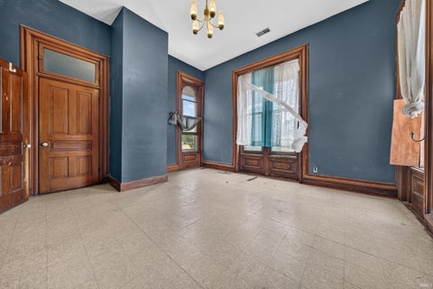 Tiny photo for 1012 E Broadway, Logansport, IN 46947 (MLS # 202626371)