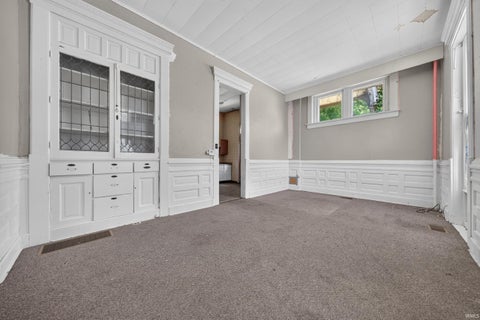 Tiny photo for 1012 E Broadway, Logansport, IN 46947 (MLS # 202626371)
