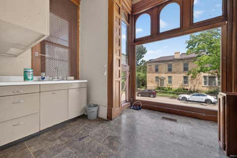 Tiny photo for 1012 E Broadway, Logansport, IN 46947 (MLS # 202626371)