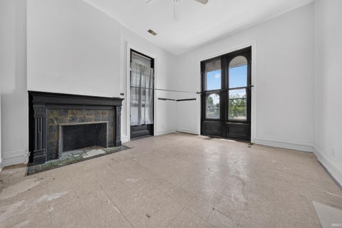 Tiny photo for 1012 E Broadway, Logansport, IN 46947 (MLS # 202626371)