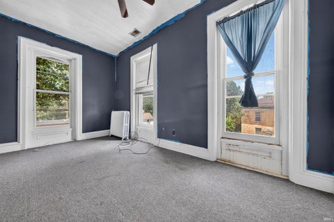 Tiny photo for 1012 E Broadway, Logansport, IN 46947 (MLS # 202626371)