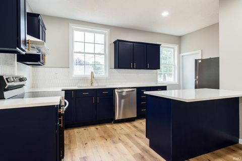Tiny photo for 501 E 2nd Street, Peru, IN 46970 (MLS # 202538251)