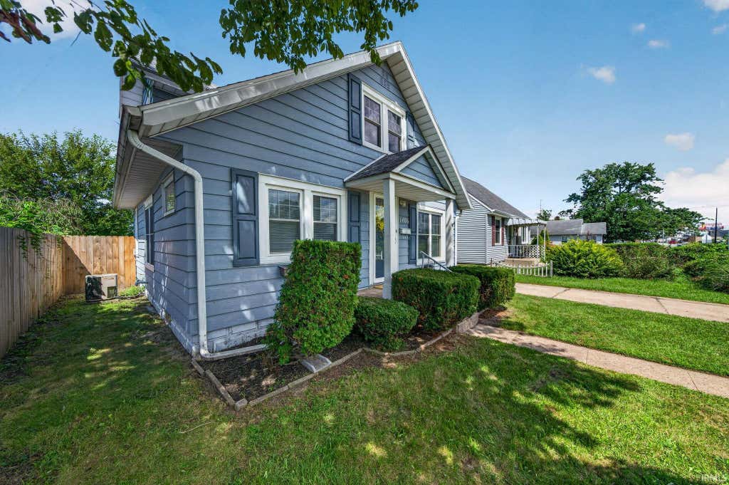 Photo of 1406 Milburn Boulevard, Mishawaka, IN 46544 (MLS # 202633963)