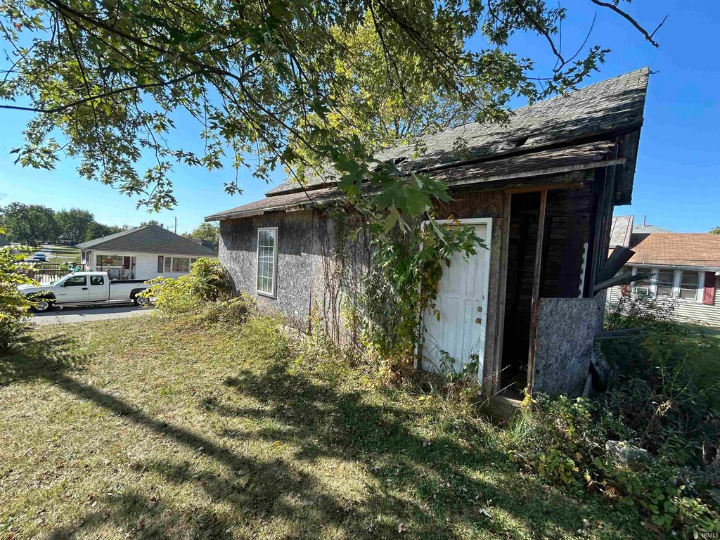 Photo of 323 E commercial Street, Hartford City, IN 47348 (MLS # 202541521)