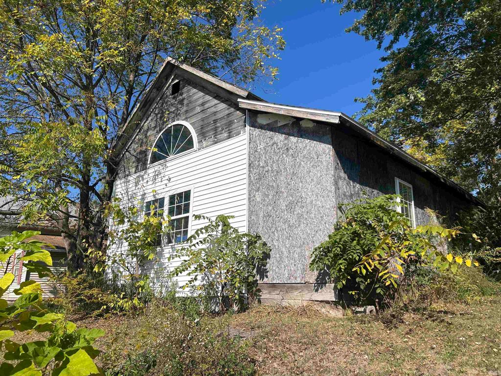 Photo of 323 E commercial Street, Hartford City, IN 47348 (MLS # 202541521)