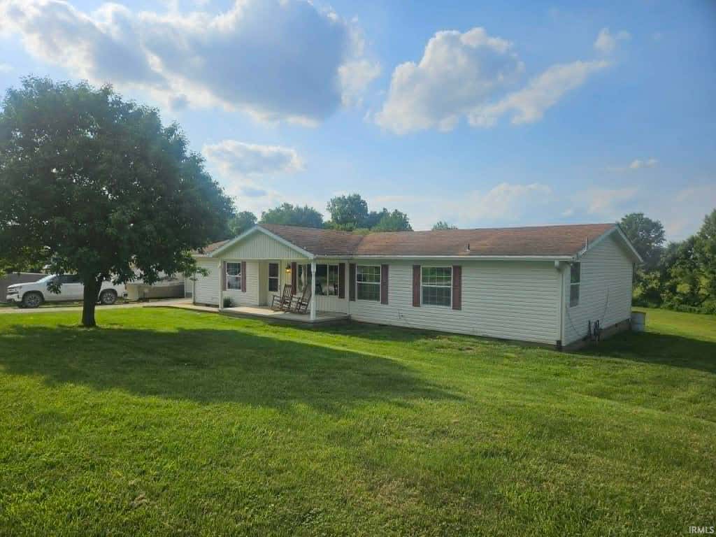 Photo of 762 Rolling Hills Estates Road, Washington, IN 47501 (MLS # 202630376)