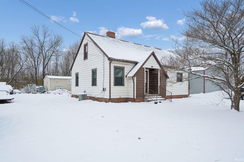 Photo of 407 E Jackson Street, Brazil, IN 47834 (MLS # 202547920)