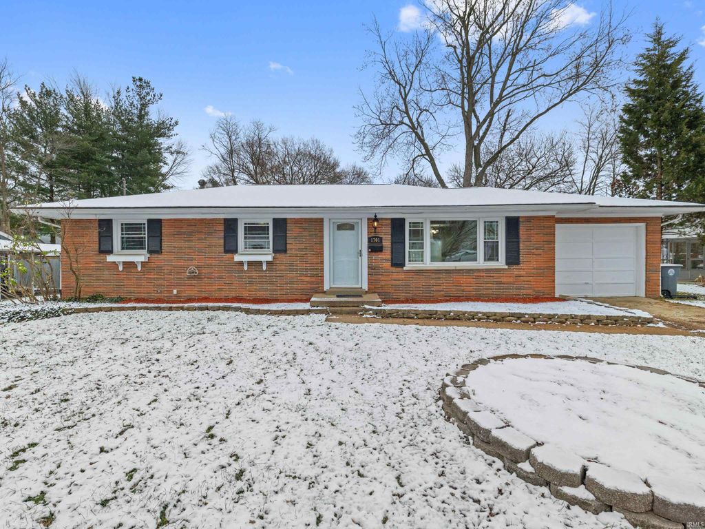 Photo of 1701 N Thomas Avenue, Evansville, IN 47711 (MLS # 202548162)