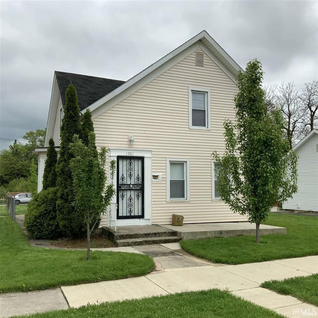 Photo of 1901 Sinclair Street, Fort Wayne, IN 46808 (MLS # 202541877)