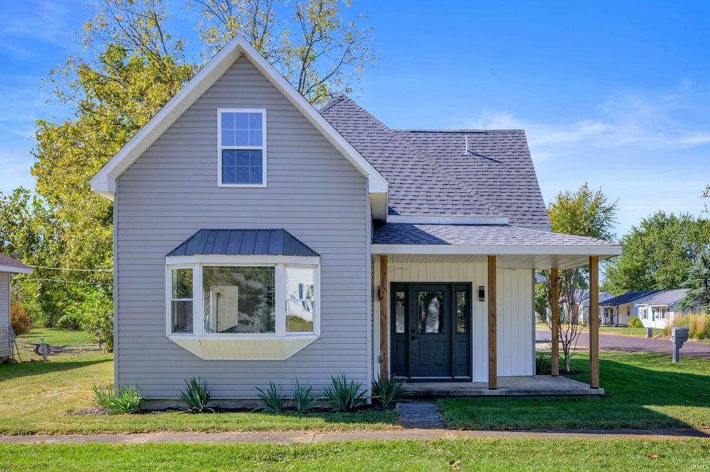 Photo of 501 W Grant Street, Hartford City, IN 47348 (MLS # 202544541)