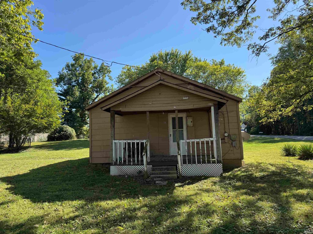 Photo of 1015 W Gourley Pike, Bloomington, IN 47404 (MLS # 202544581)