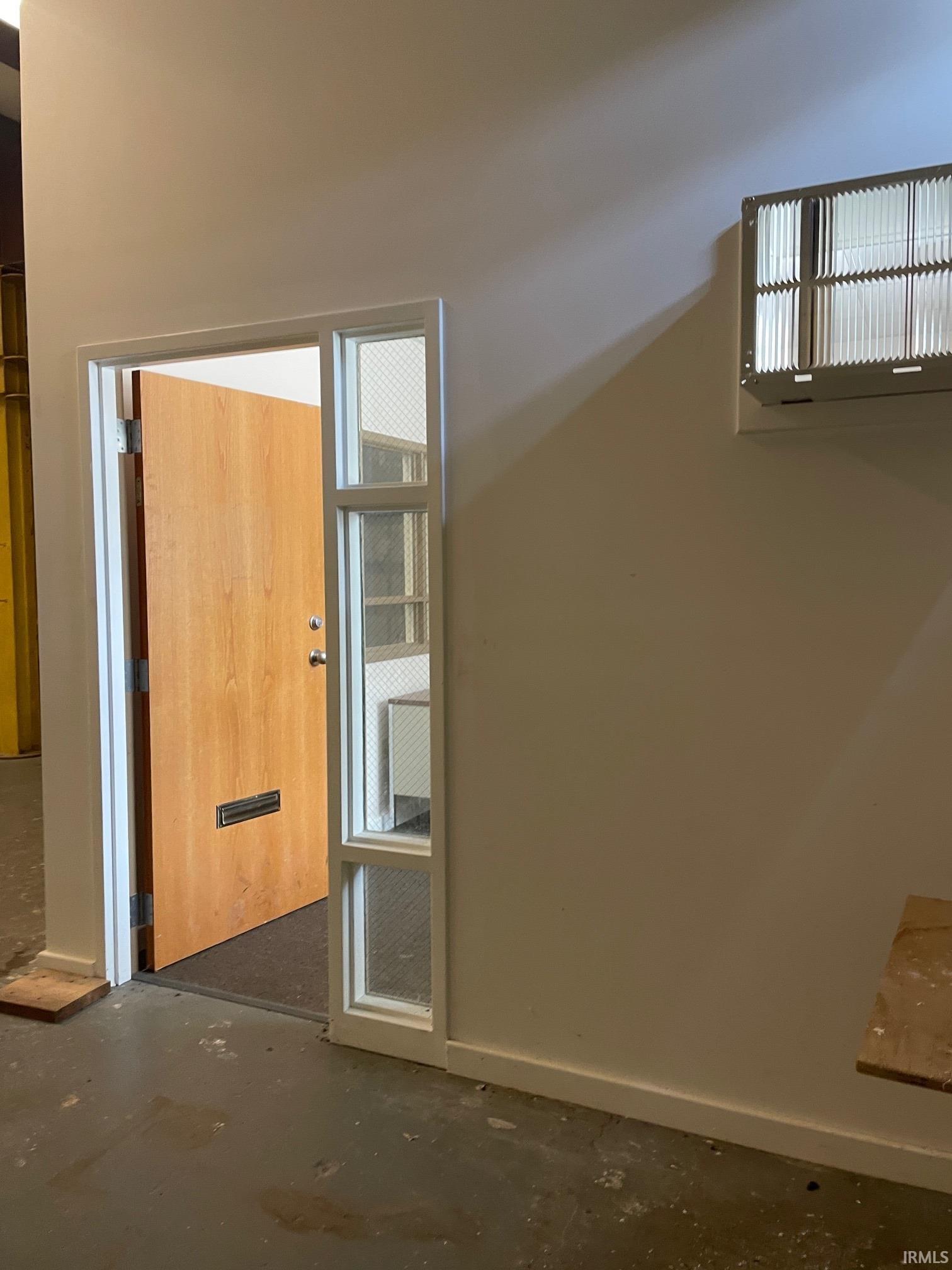 Elkhart, Indiana 46156, United States, ,Residential,Active,56065